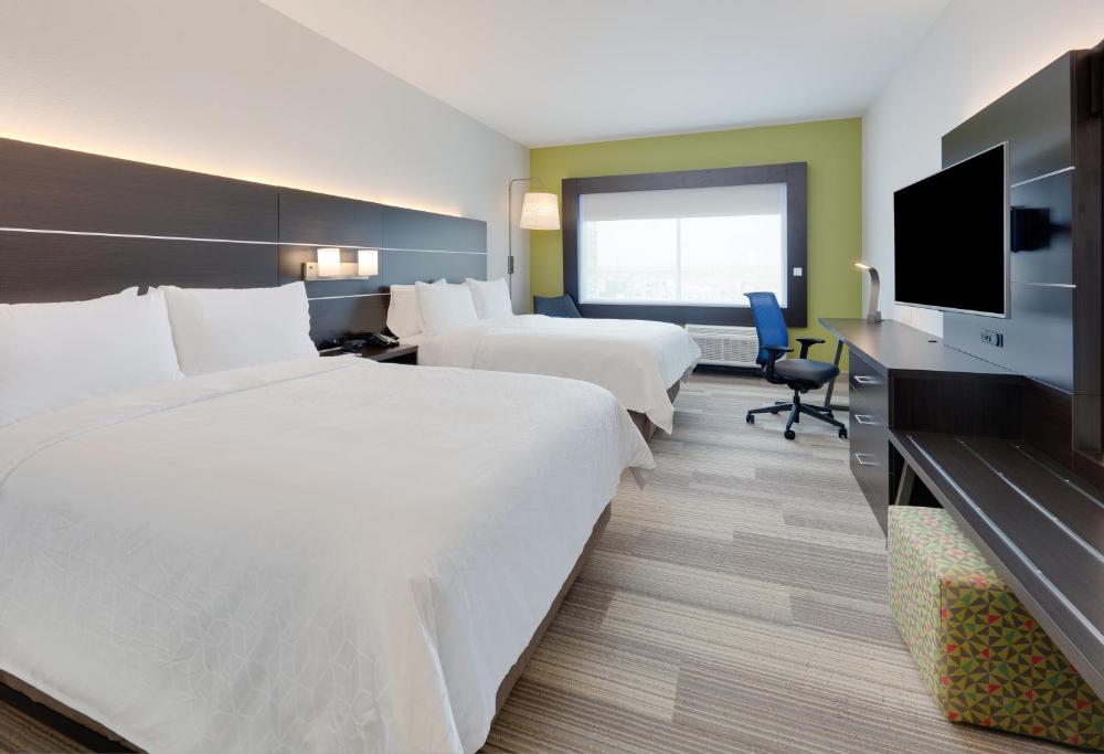 Standard Queen Room with Two Queen Beds interior